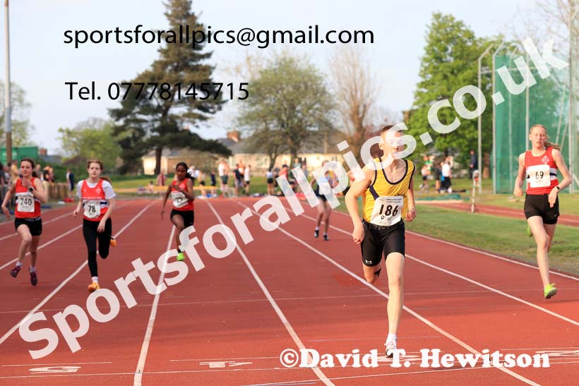 The 150 metres, 2025 NEGP No. 1, Monkton Stadium, Jarrow. Photo: David T. Hewitson/Sports for All Pics